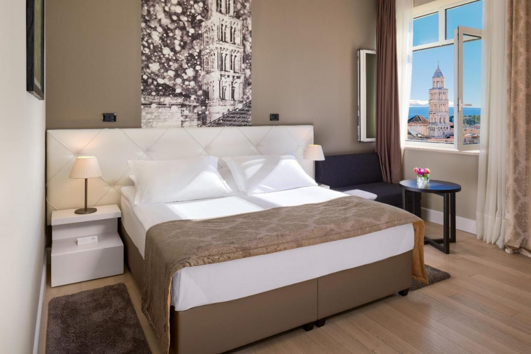 Cornaro Hotel 10/50