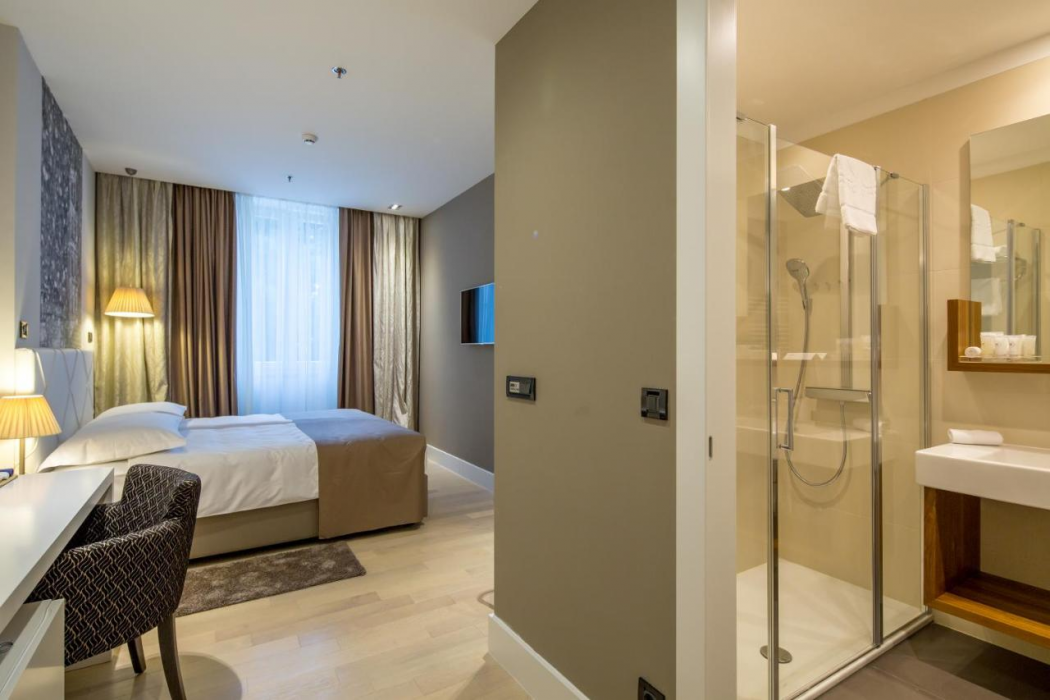 Cornaro Hotel 9/50