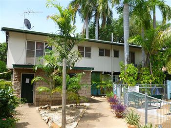Palm Court Budget Motel Backpackers 1/43