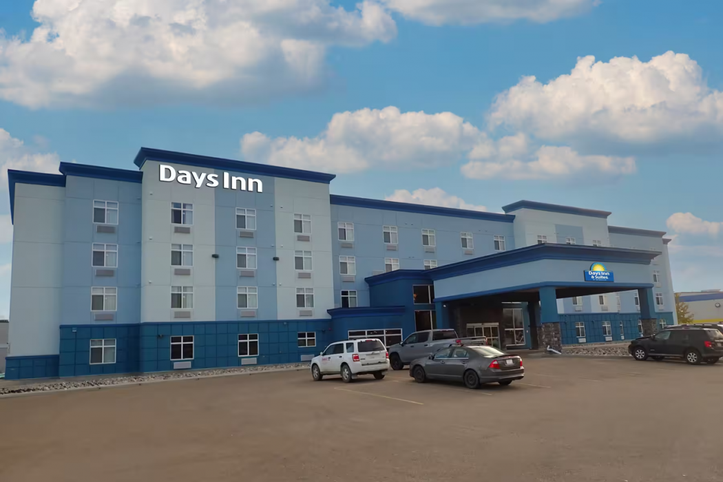 Days Inn & Suites by Wyndham Fort Saskatchewan 1/24