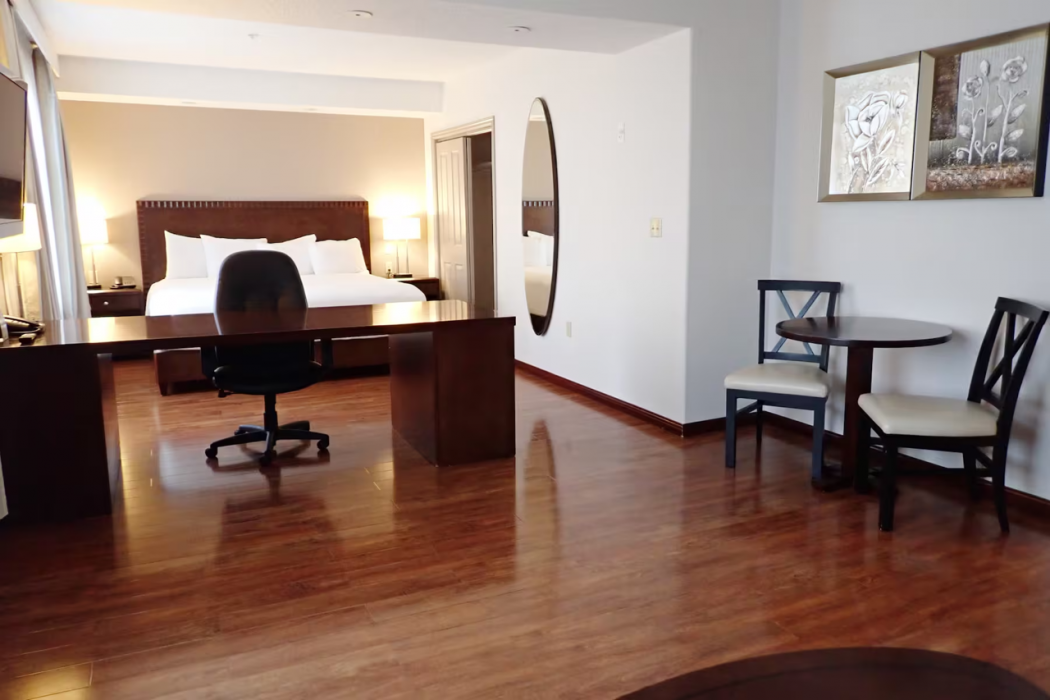 Days Inn & Suites by Wyndham Fort Saskatchewan 11/24