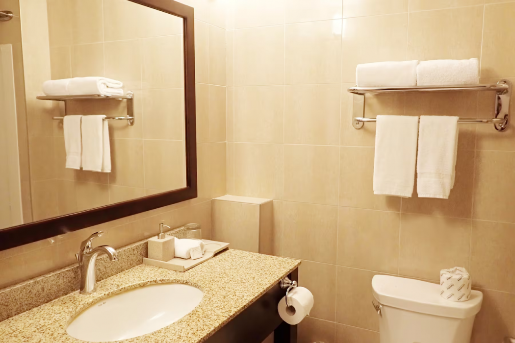 Days Inn & Suites by Wyndham Fort Saskatchewan 18/24
