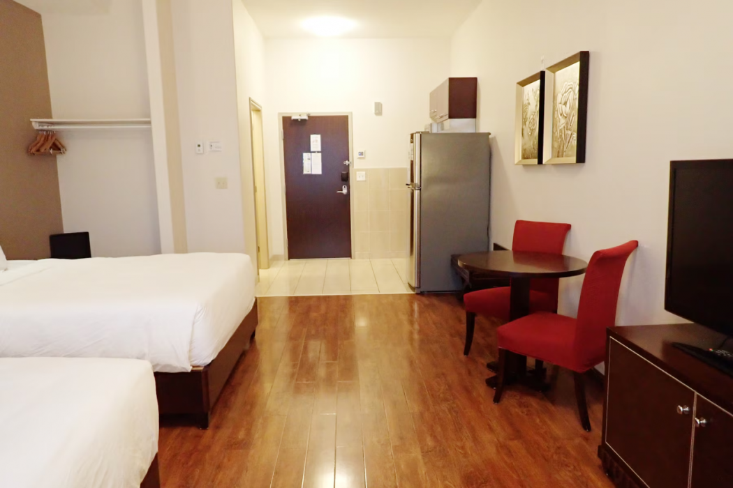 Days Inn & Suites by Wyndham Fort Saskatchewan 17/24