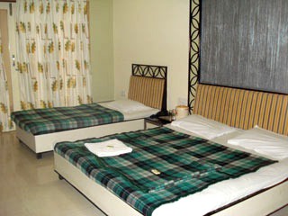 BHARAT HOTEL 15/47
