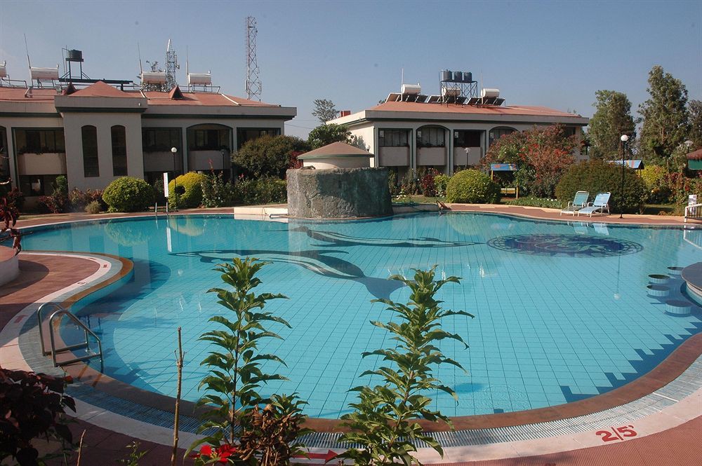 BLUE COUNTRY RESORT 16/33