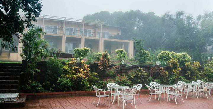 HOTEL LAKE VIEW 1/15
