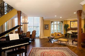 THE WESTLAKE VILLAGE INN 5/36
