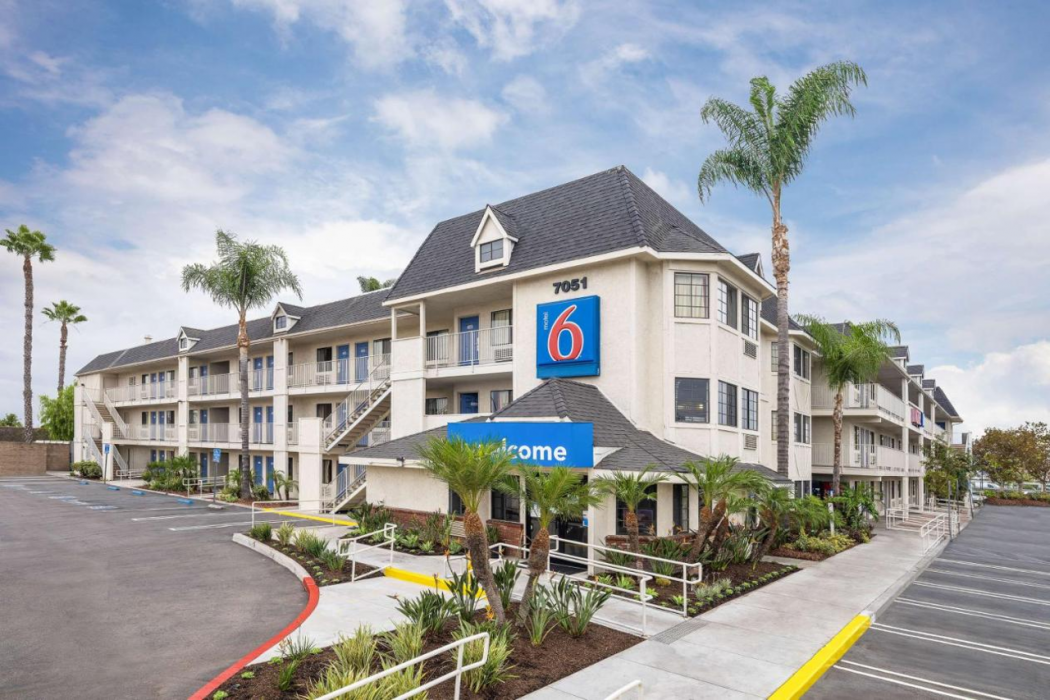 Motel6 Buena Park, CA - Knotts Berry Farm - Disneyland 1/34