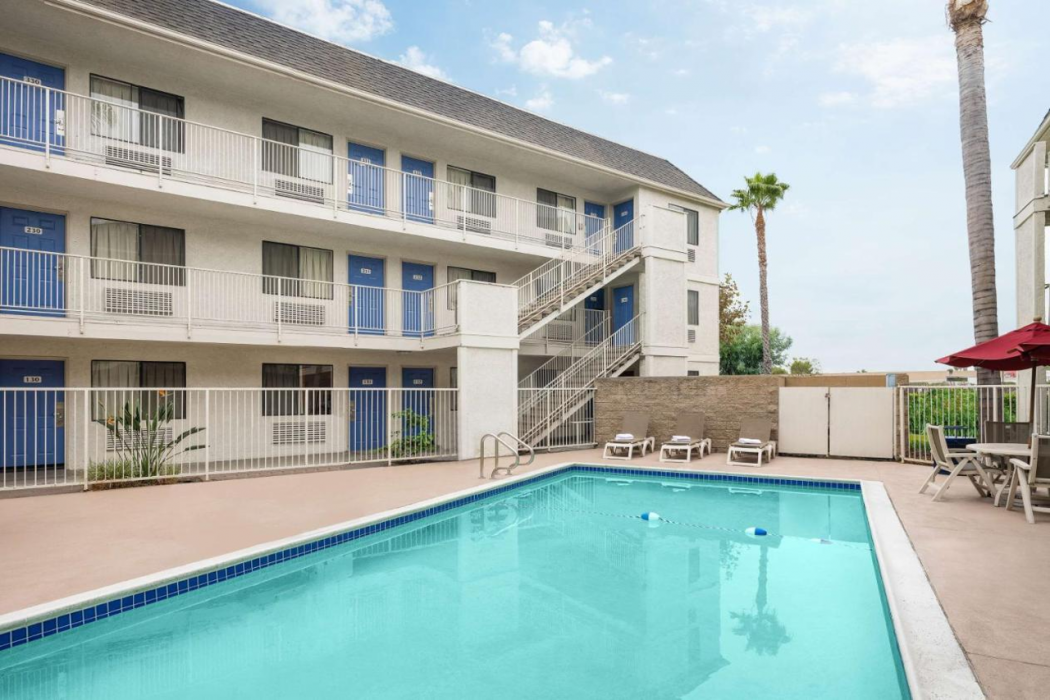 Motel6 Buena Park, CA - Knotts Berry Farm - Disneyland 24/34