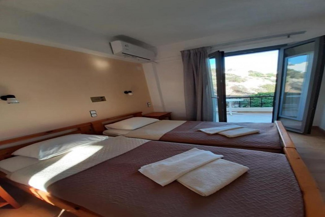Ostria Hotel 8/30