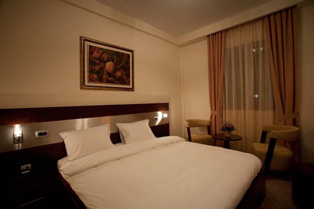 Aria Hotel 12/54