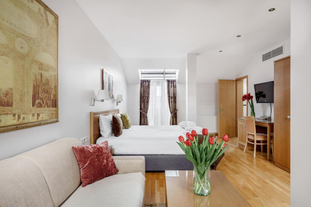 Hotel Euterpe 7/44