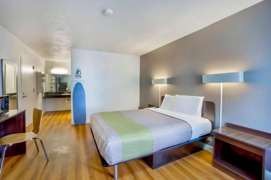 Motel6 Gainesville, FL 11/60