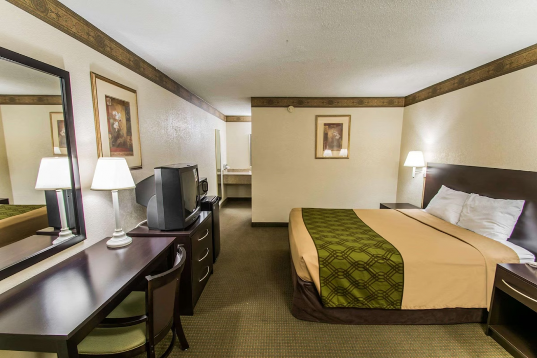 Econo Lodge Jacksonville South FL 8/22
