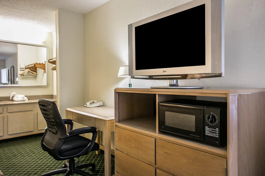 Quality Inn Sumter near Shaw AFB 12/32