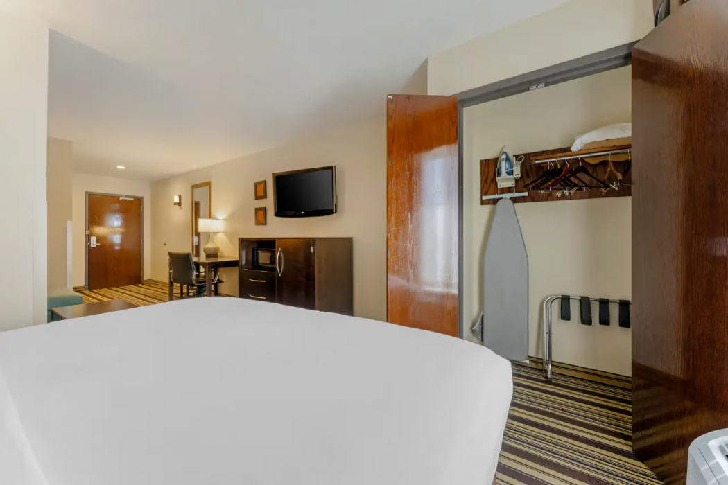 Comfort Inn & Suites Triadelphia - Wheeling 13/38