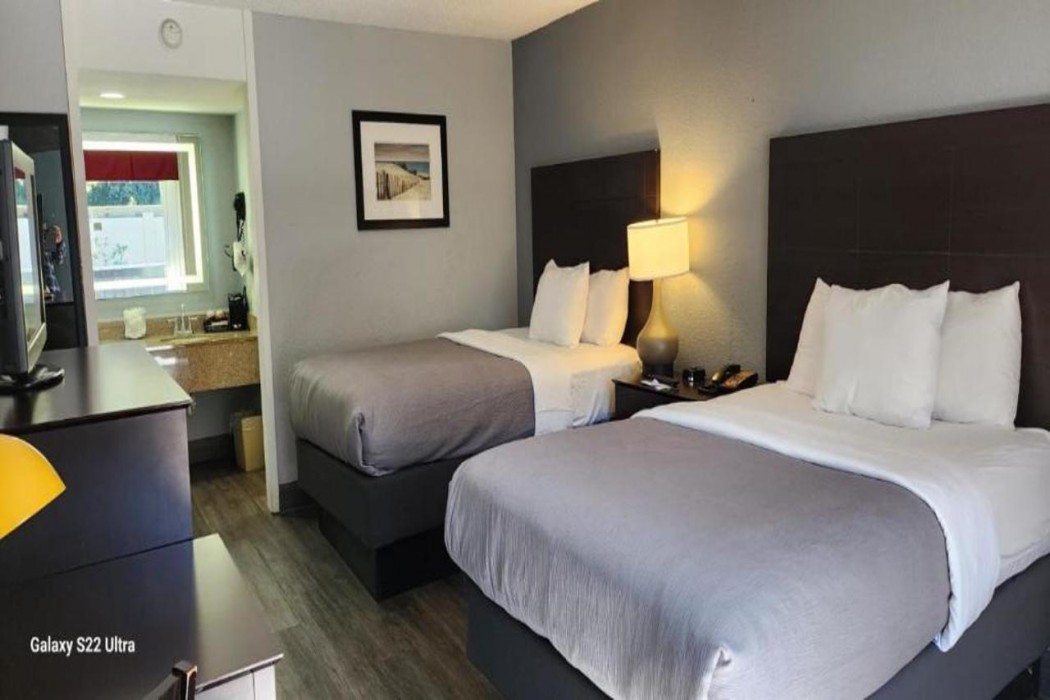 Quality Inn & Suites Gulf Breeze Bayside near Pensacola Beach 5/33