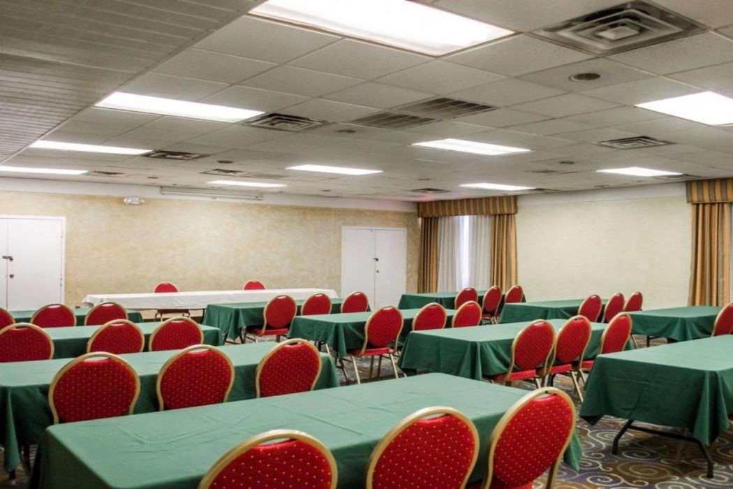 Quality Inn & Suites Gulf Breeze Bayside near Pensacola Beach 13/33