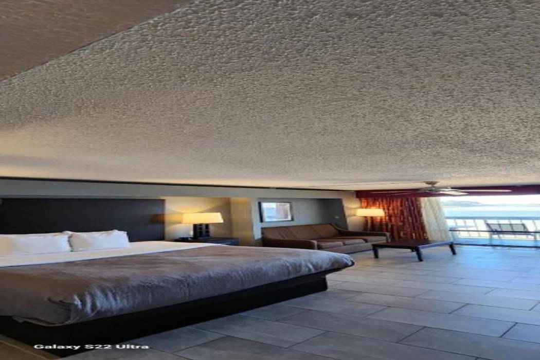 Quality Inn & Suites Gulf Breeze Bayside near Pensacola Beach 7/33