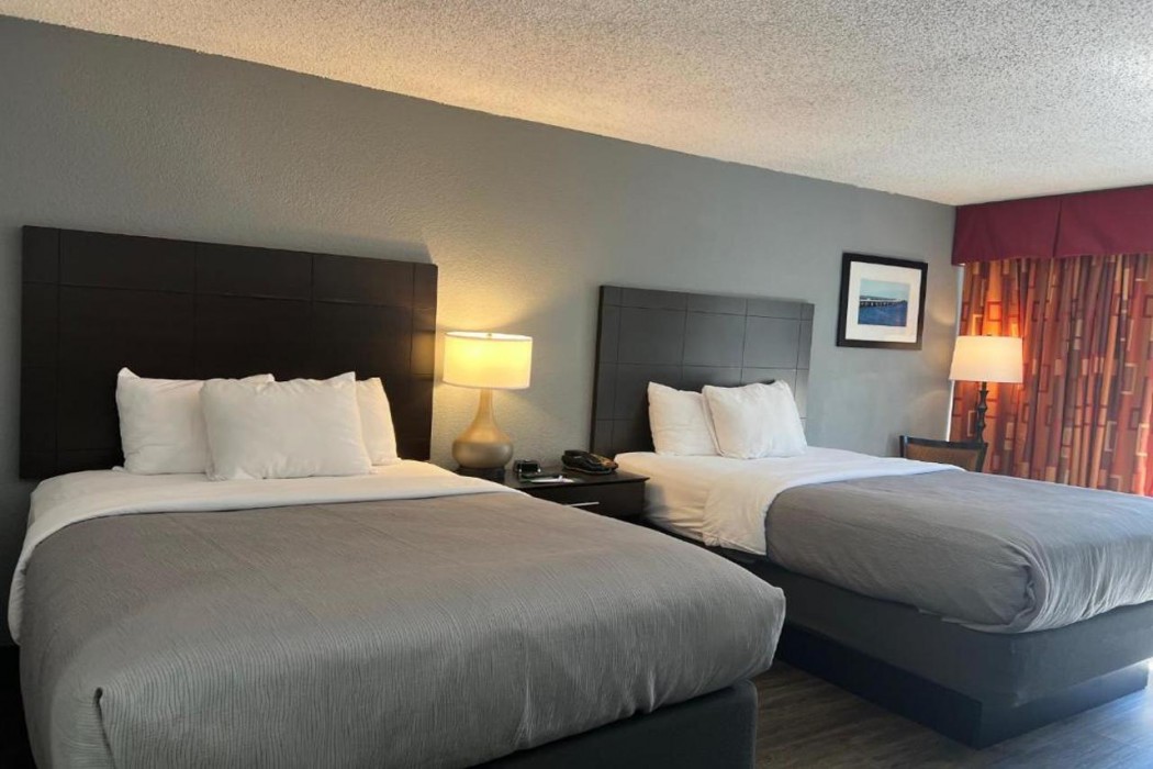 Quality Inn & Suites Gulf Breeze Bayside near Pensacola Beach 6/33