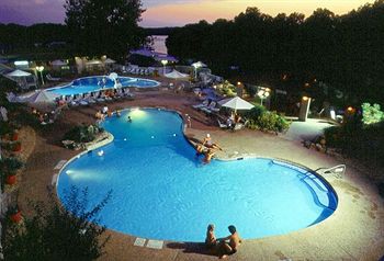 The Resort at Lake of the Ozarks 1/51