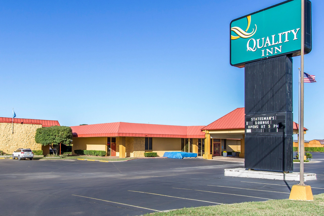 Quality Inn Ada near University 2/43
