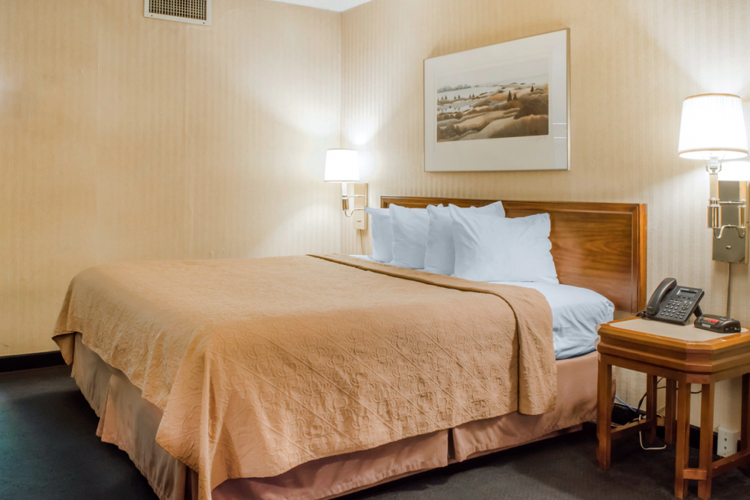 Quality Inn & Suites Burnham, PA 5/36