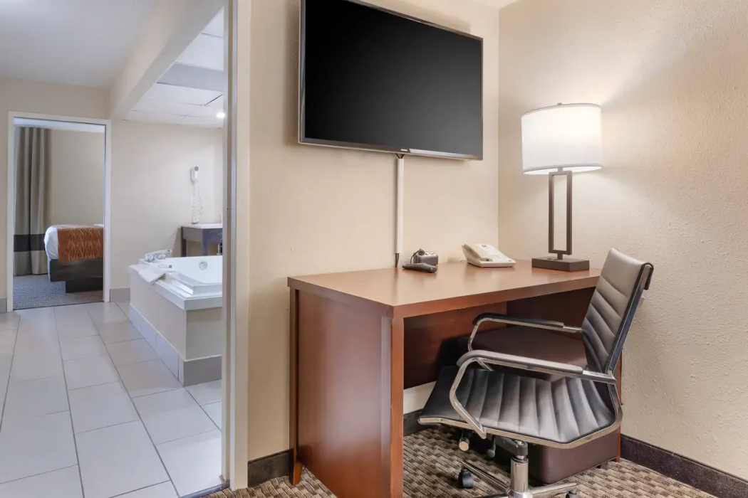 Comfort Inn Ebensburg, PA 18/49