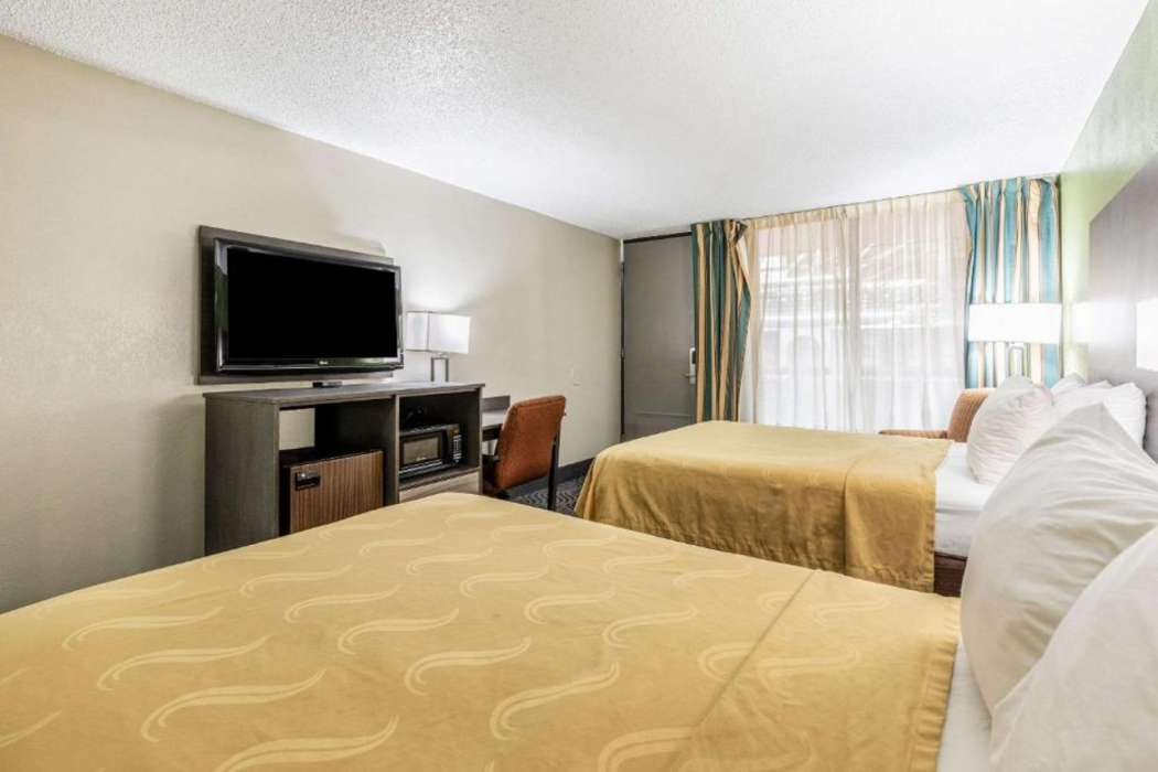 Quality Inn Newport TN 12/33