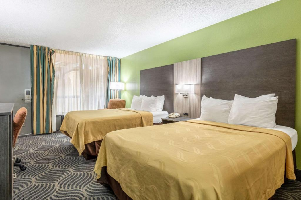 Quality Inn Newport TN 11/33