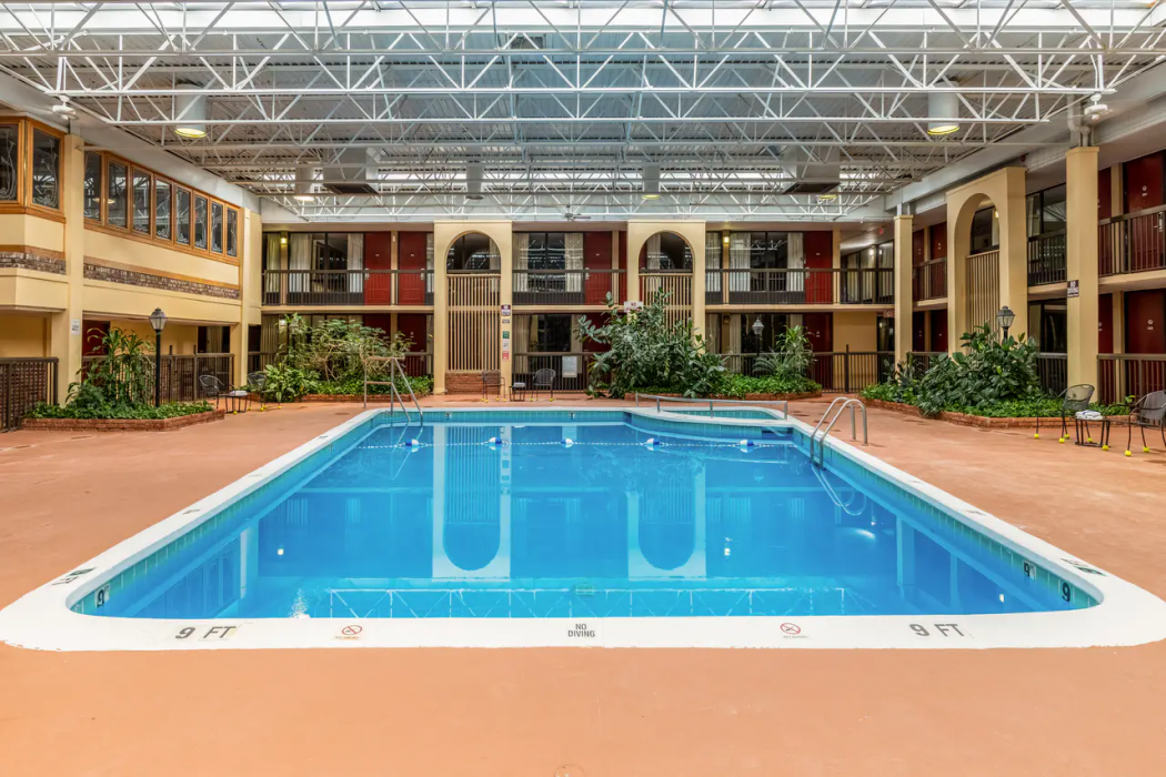 Quality Inn Newport TN 24/33