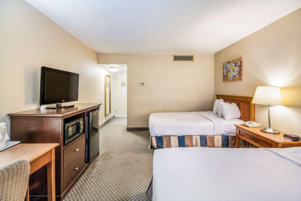 Riverside Hotel & Conference Center 16/60