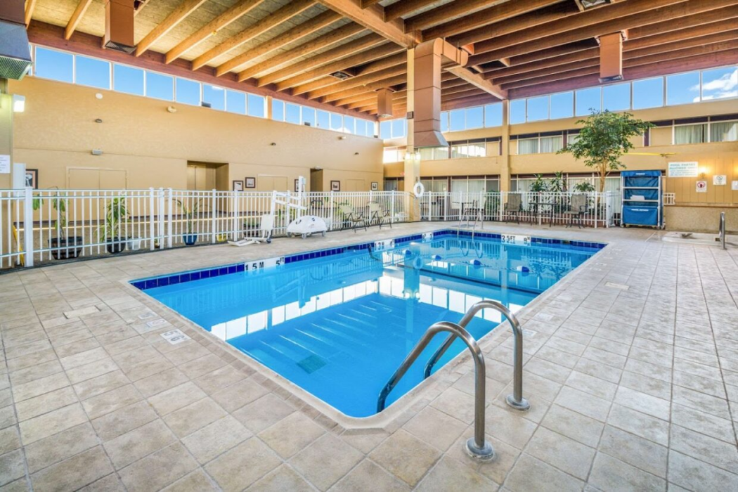 Riverside Hotel & Conference Center 33/60