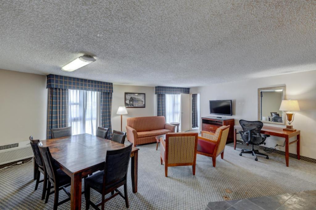 Riverside Hotel & Conference Center 14/60