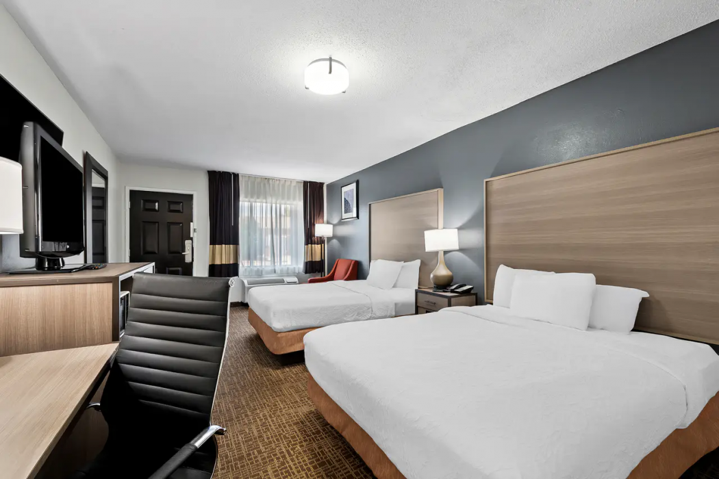 Quality Inn and Suites Fayetteville I-95, NC 14/36
