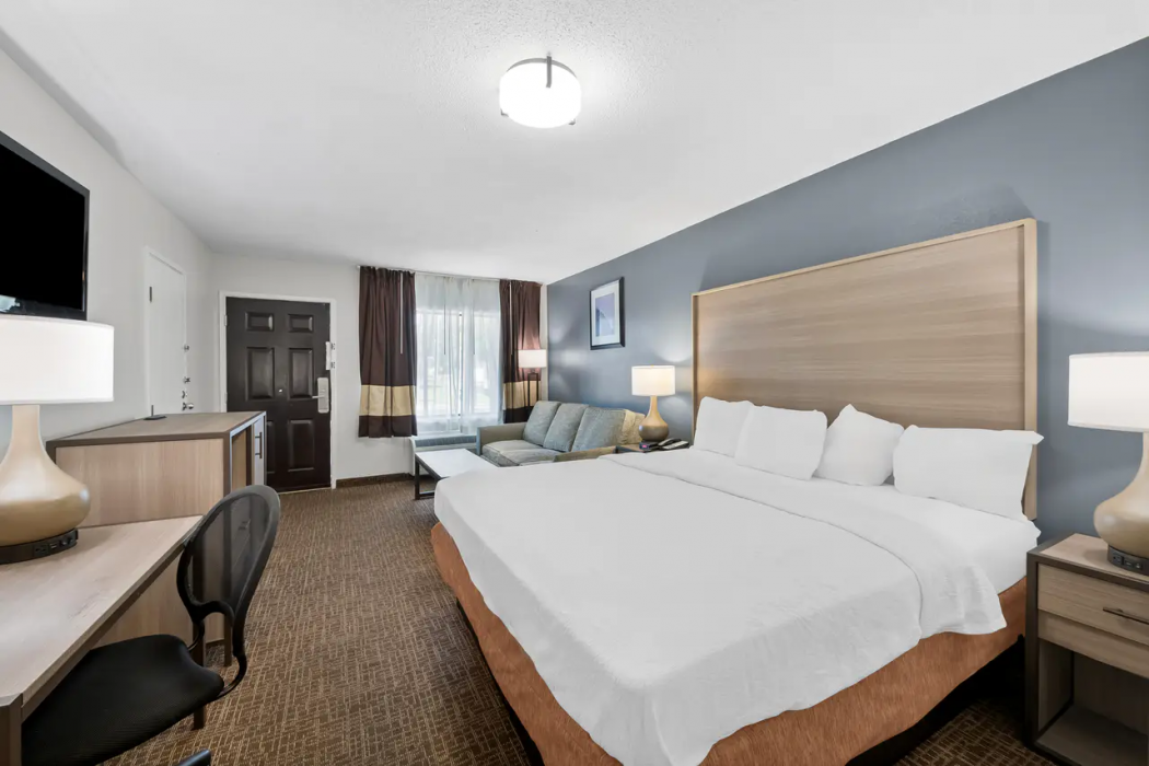 Quality Inn and Suites Fayetteville I-95, NC 16/36
