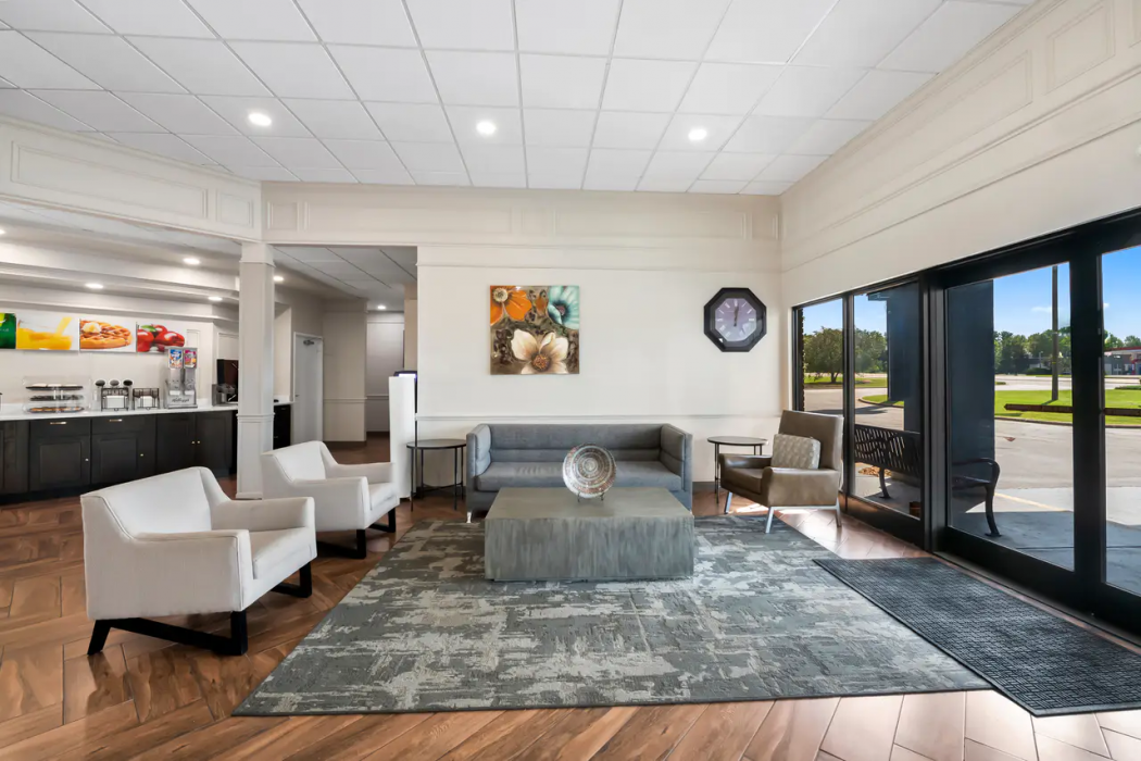 Quality Inn and Suites Fayetteville I-95, NC 6/36