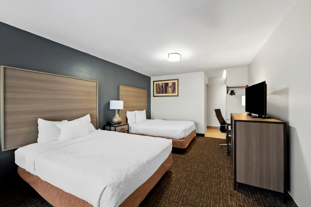 Quality Inn and Suites Fayetteville I-95, NC 15/36