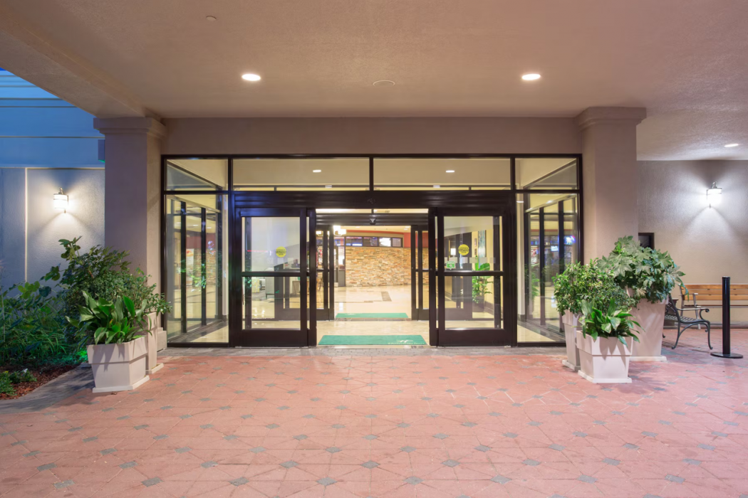 Wyndham Grand Executive Center Little Rock Airport 6/66