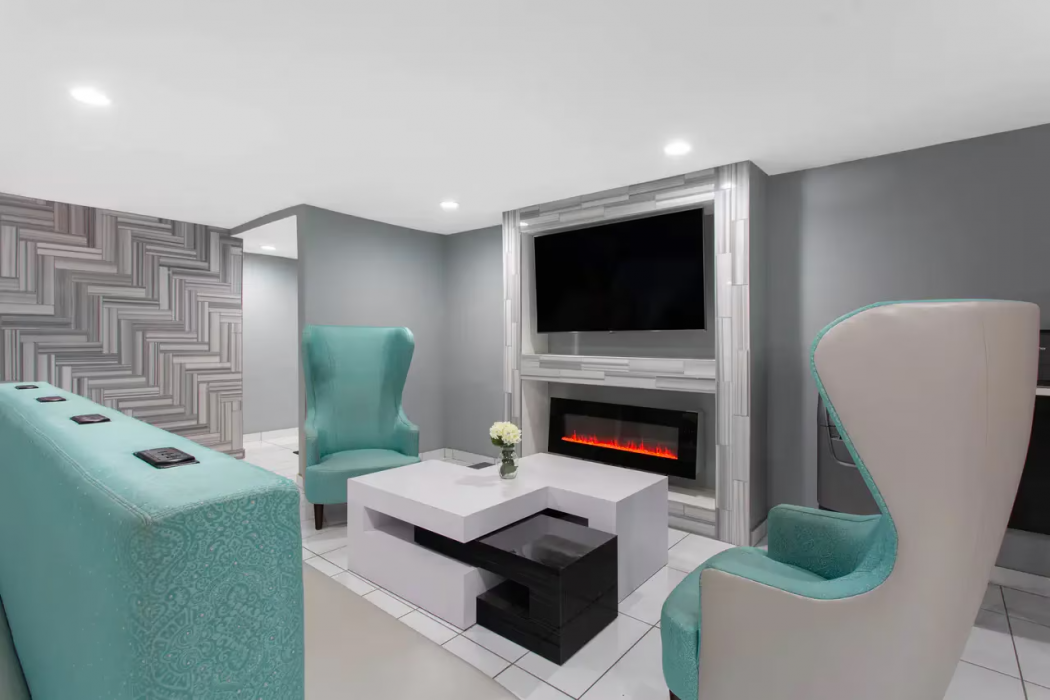 Clarion Pointe Charlotte 39/57