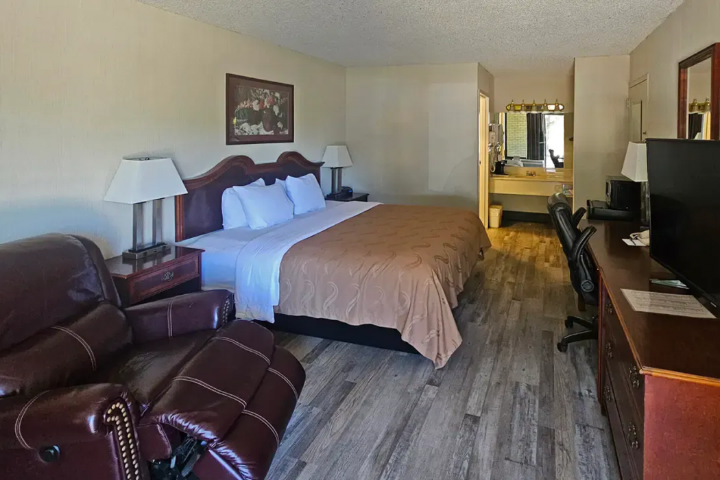Quality Inn Ennis 14/27