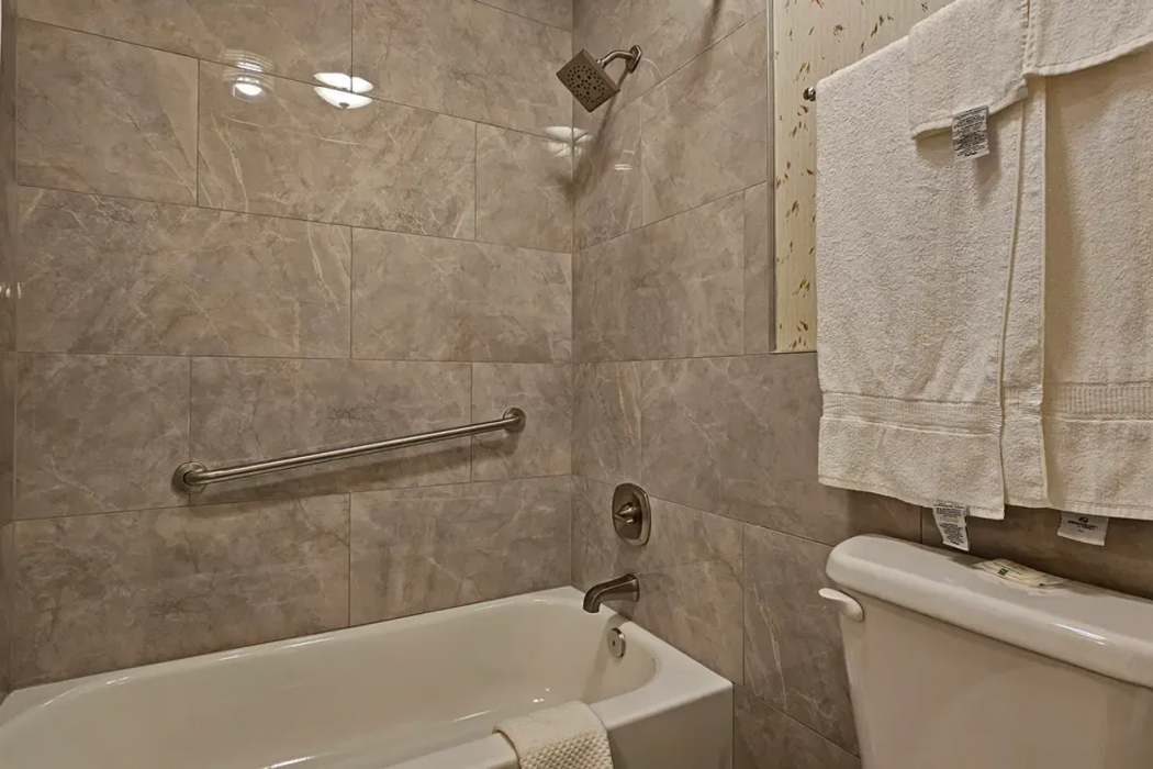 Quality Inn Ennis 15/27