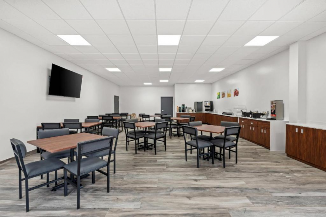 Quality Inn & Suites Ocala I-75 19/33