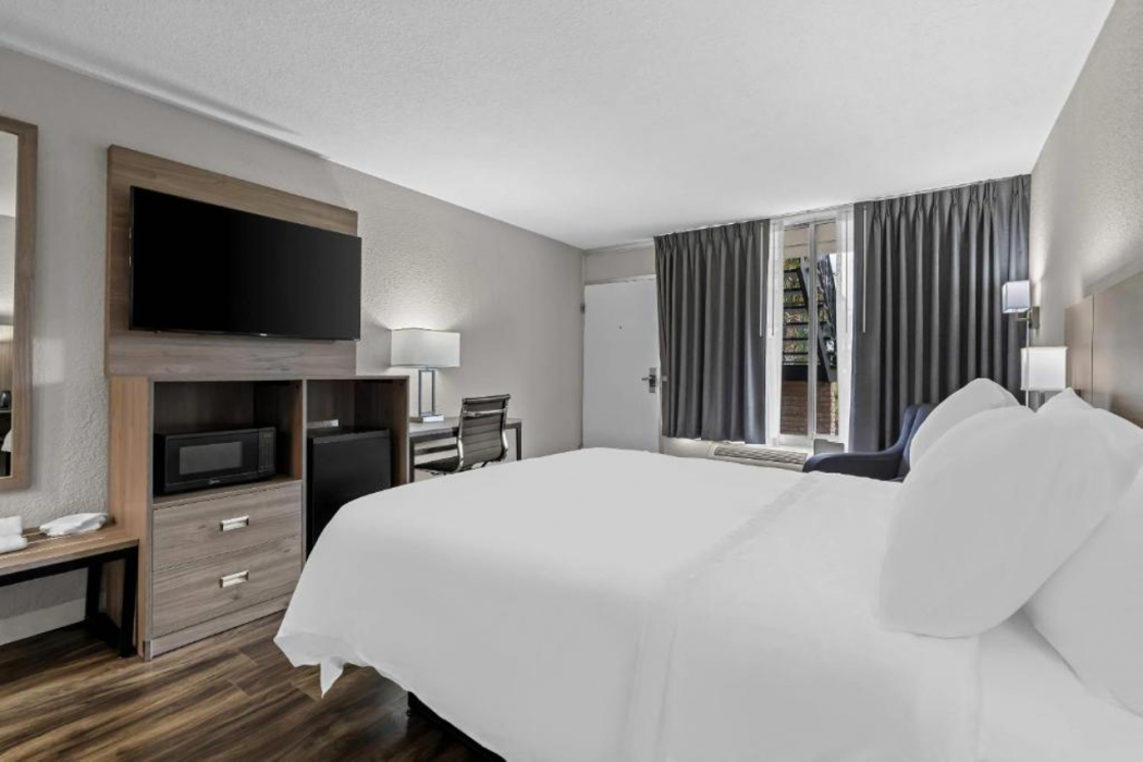 Quality Inn & Suites Ocala I-75 10/33