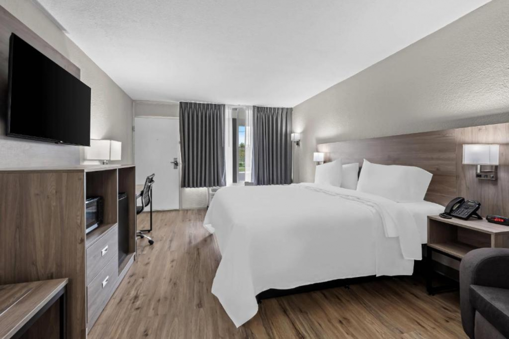 Quality Inn & Suites Ocala I-75 8/33