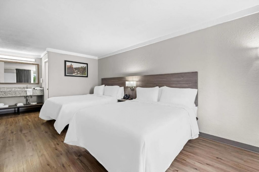 Quality Inn & Suites Ocala I-75 12/33