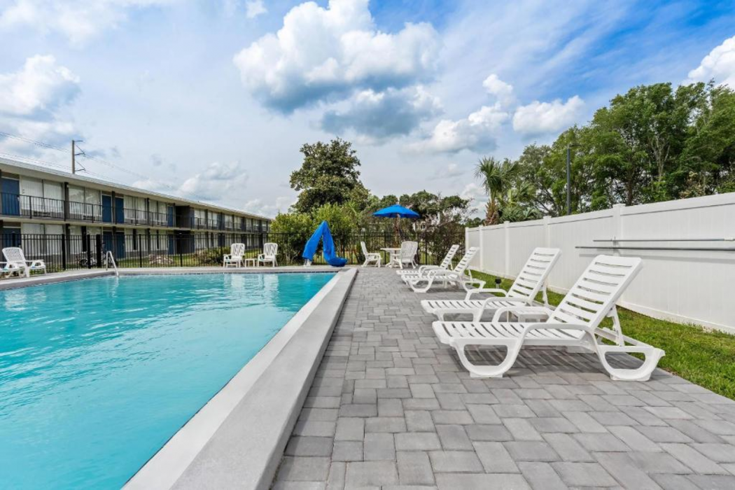 Quality Inn & Suites Ocala I-75 20/33