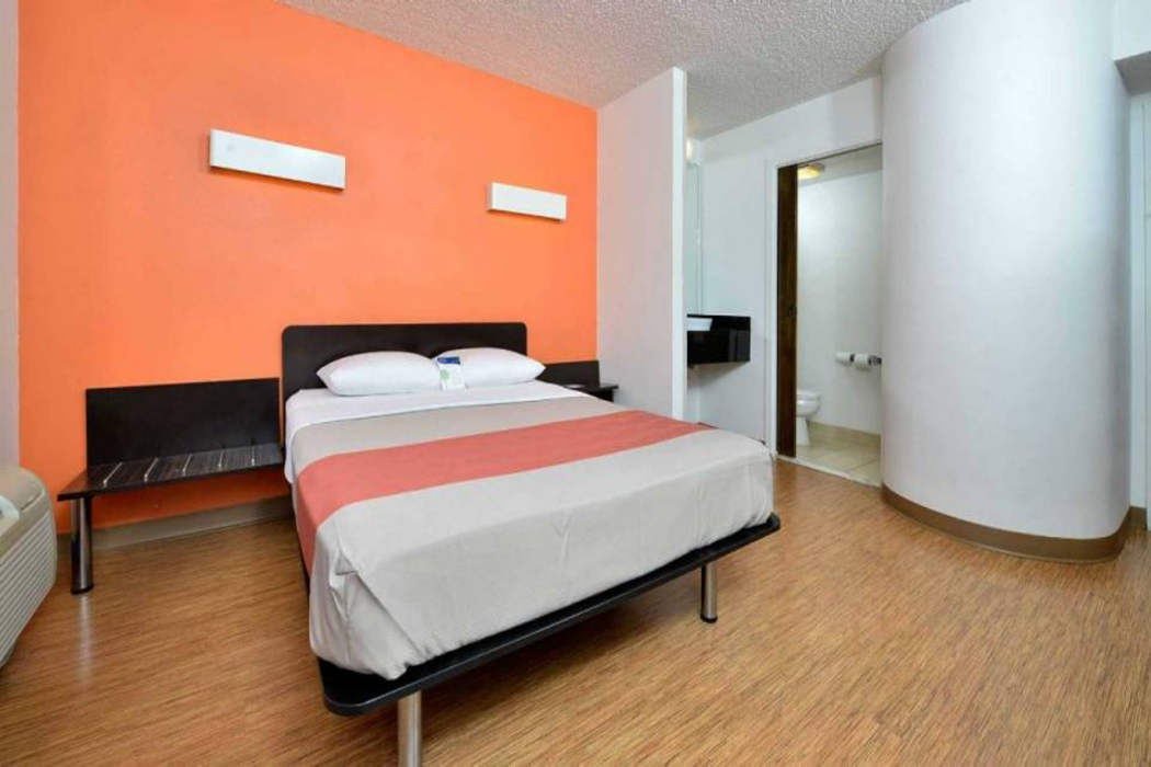 Motel6 Plano, TX - West - Frisco 10/25