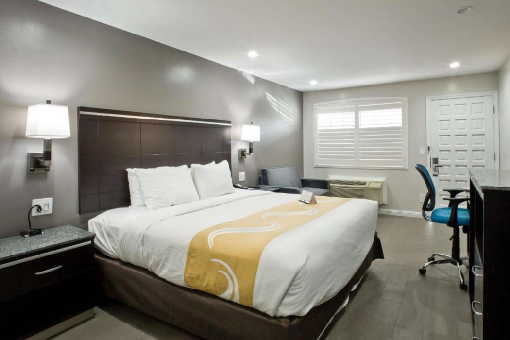 Bay Area Inn & Suites 10/28