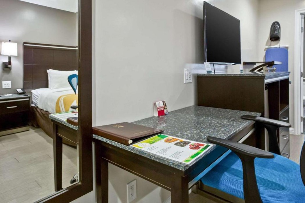 Bay Area Inn & Suites 16/28